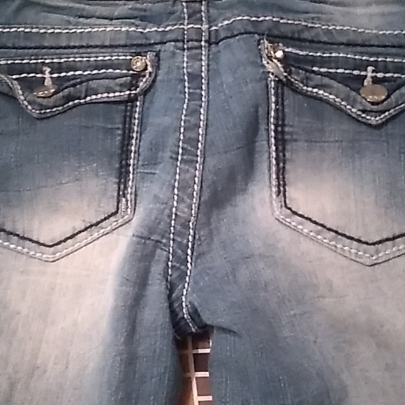 Capris - Picture 4 of 4